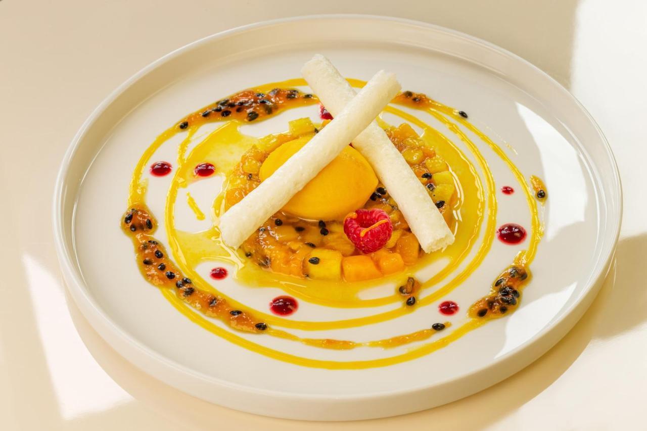 Logis Hotel Parenthese, Restaurant & Spa Chille ภายนอก รูปภาพ