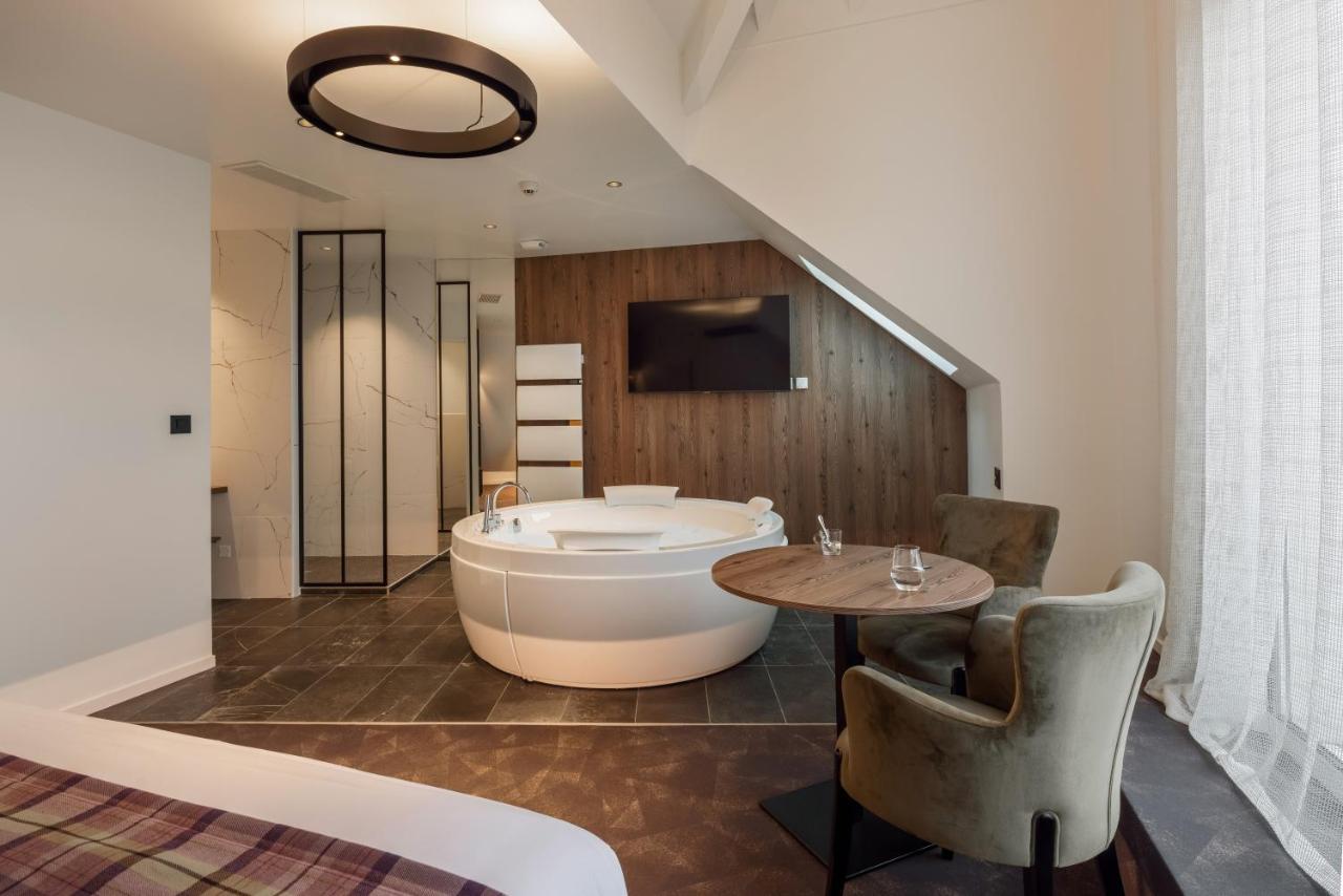 Logis Hotel Parenthese, Restaurant & Spa Chille ภายนอก รูปภาพ