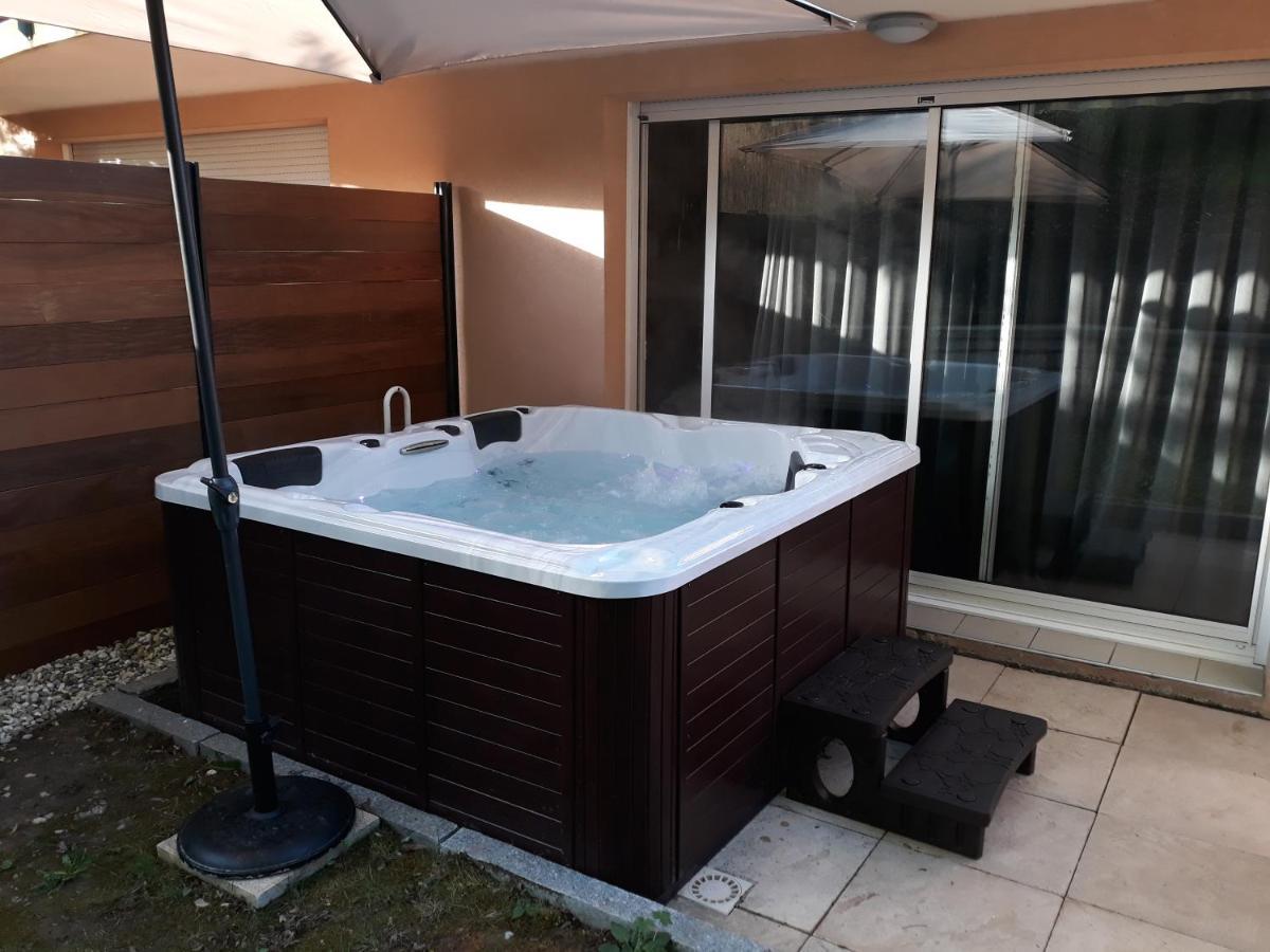 Logis Hotel Parenthese, Restaurant & Spa Chille ภายนอก รูปภาพ