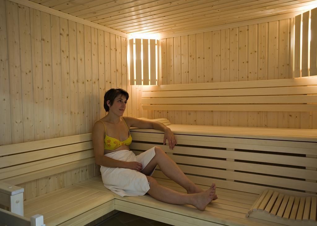 Logis Hotel Parenthese, Restaurant & Spa Chille ภายนอก รูปภาพ